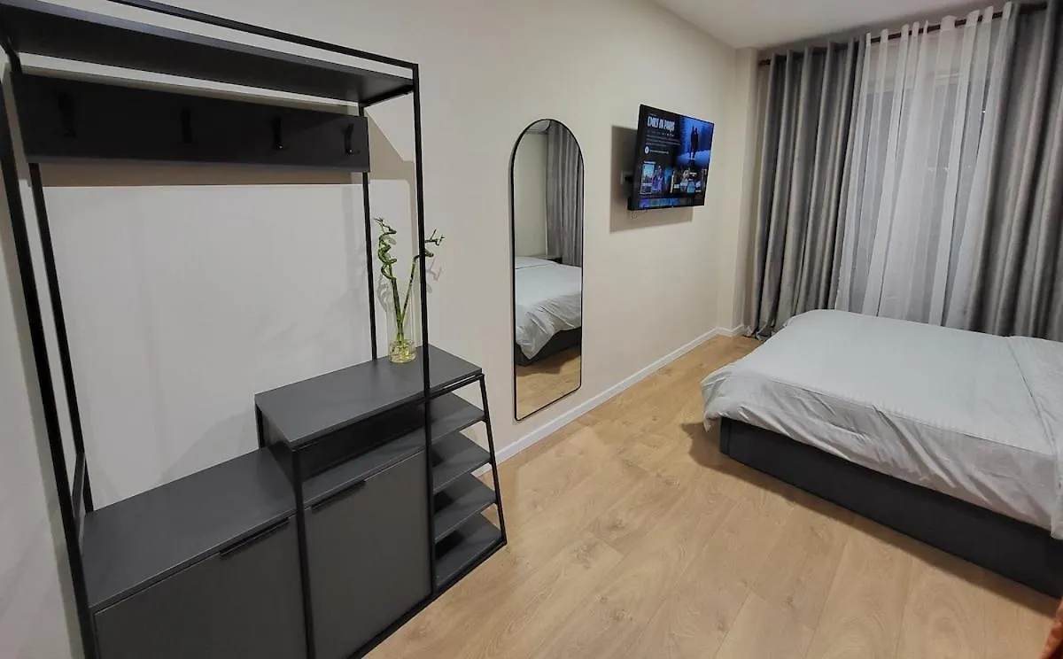 Privacy Comfortable Stay Hospitality 地拉那